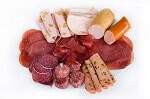 Omega-6-Lebensmittel_Wurst-und-Fleisch-ist-reich-an-Omega-6-Fettsauren-1-1